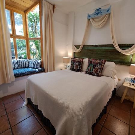 Yellow House Hostel B&B Antigua Ngoại thất bức ảnh
