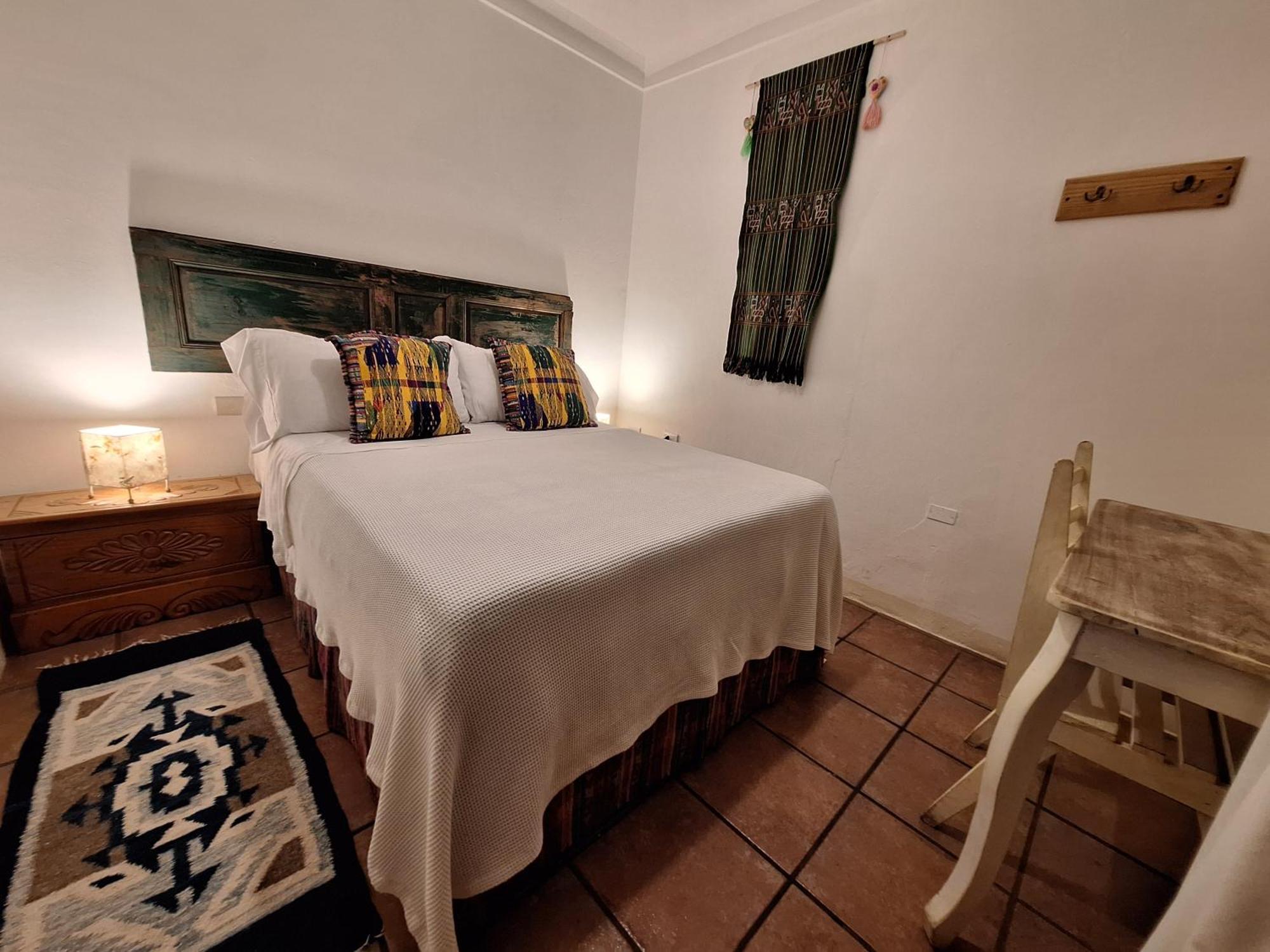 Yellow House Hostel B&B Antigua Ngoại thất bức ảnh