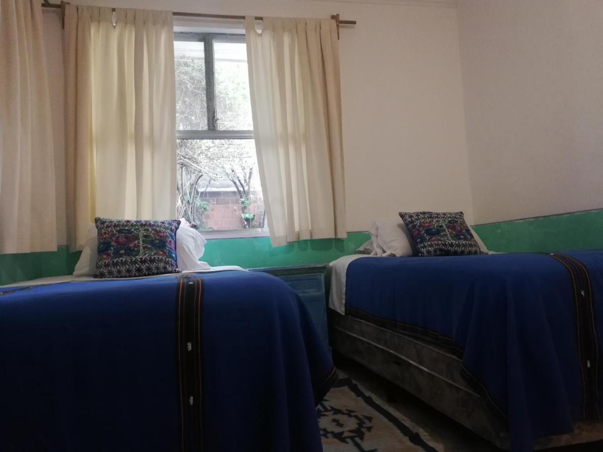Yellow House Hostel B&B Antigua Ngoại thất bức ảnh